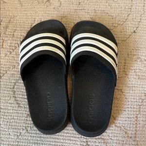 Adidas • Black and White Kids Slide Sandals